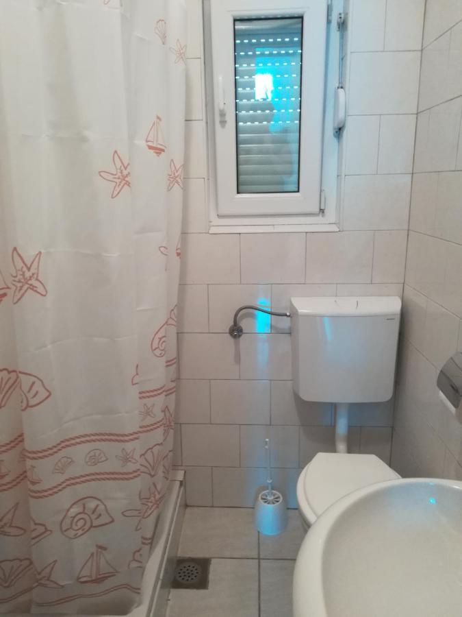 Apartman Volarevic Donji Karin Luaran gambar