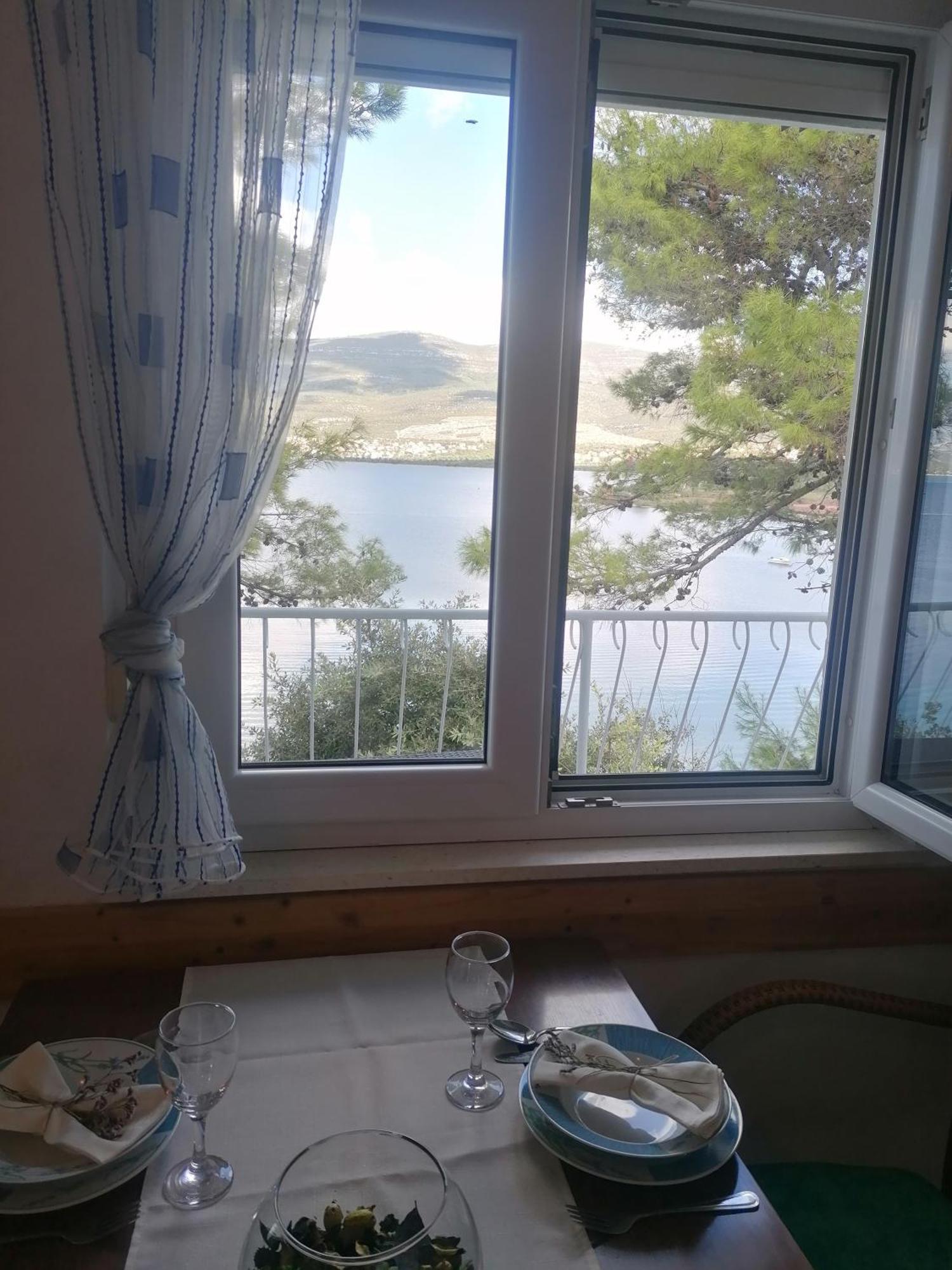 Apartman Volarevic Donji Karin Luaran gambar