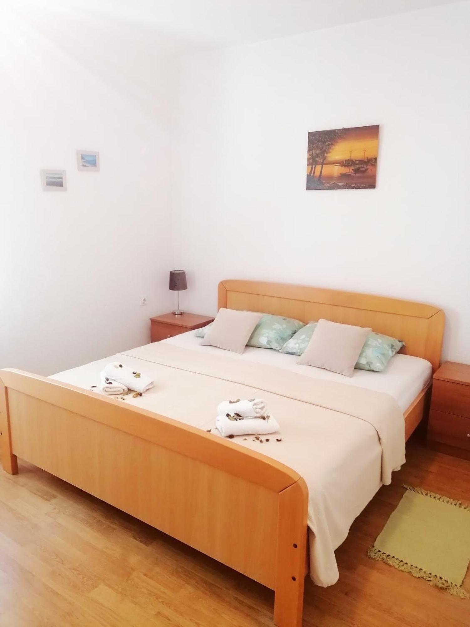 Apartman Volarevic Donji Karin Luaran gambar
