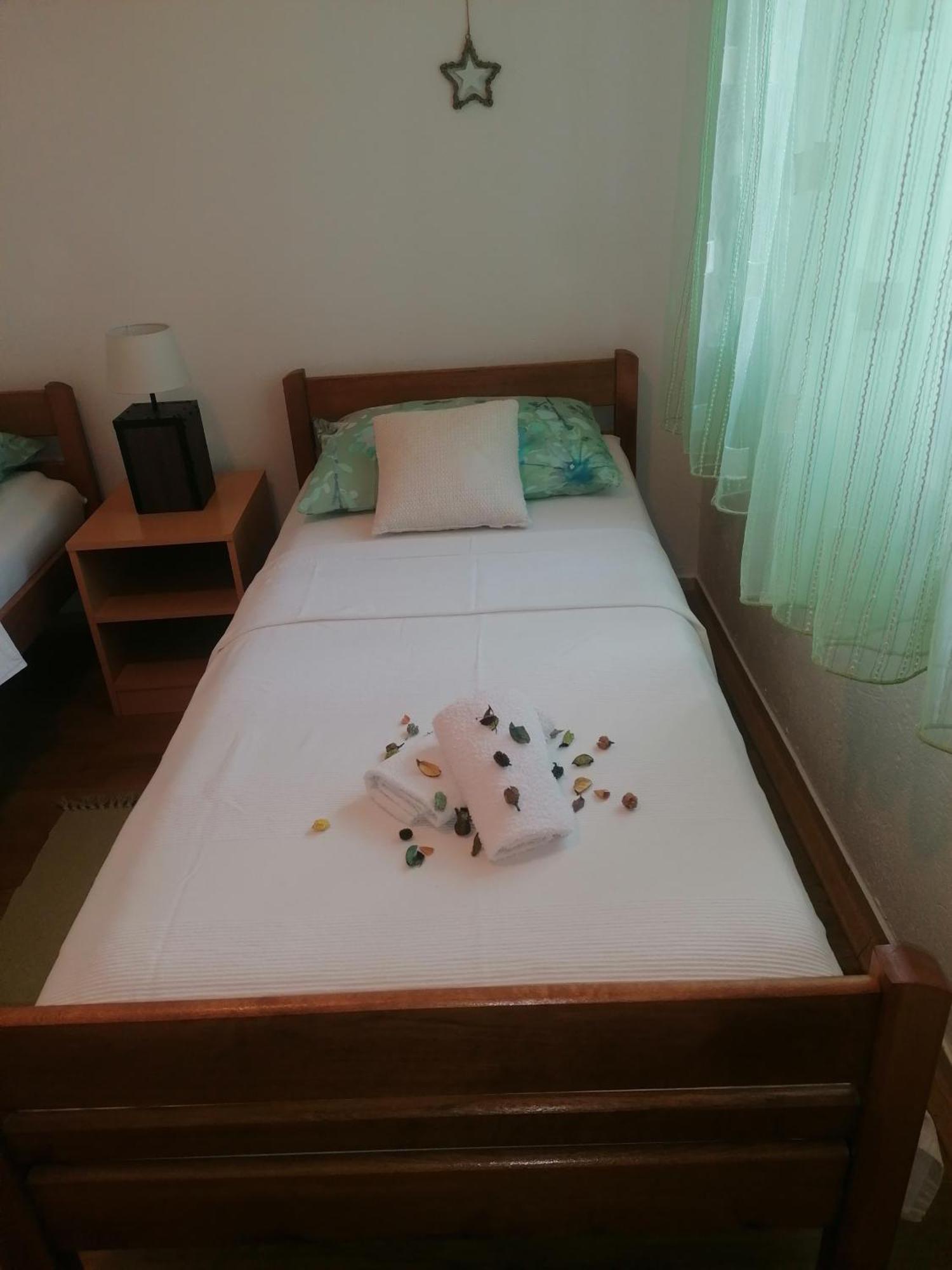 Apartman Volarevic Donji Karin Luaran gambar