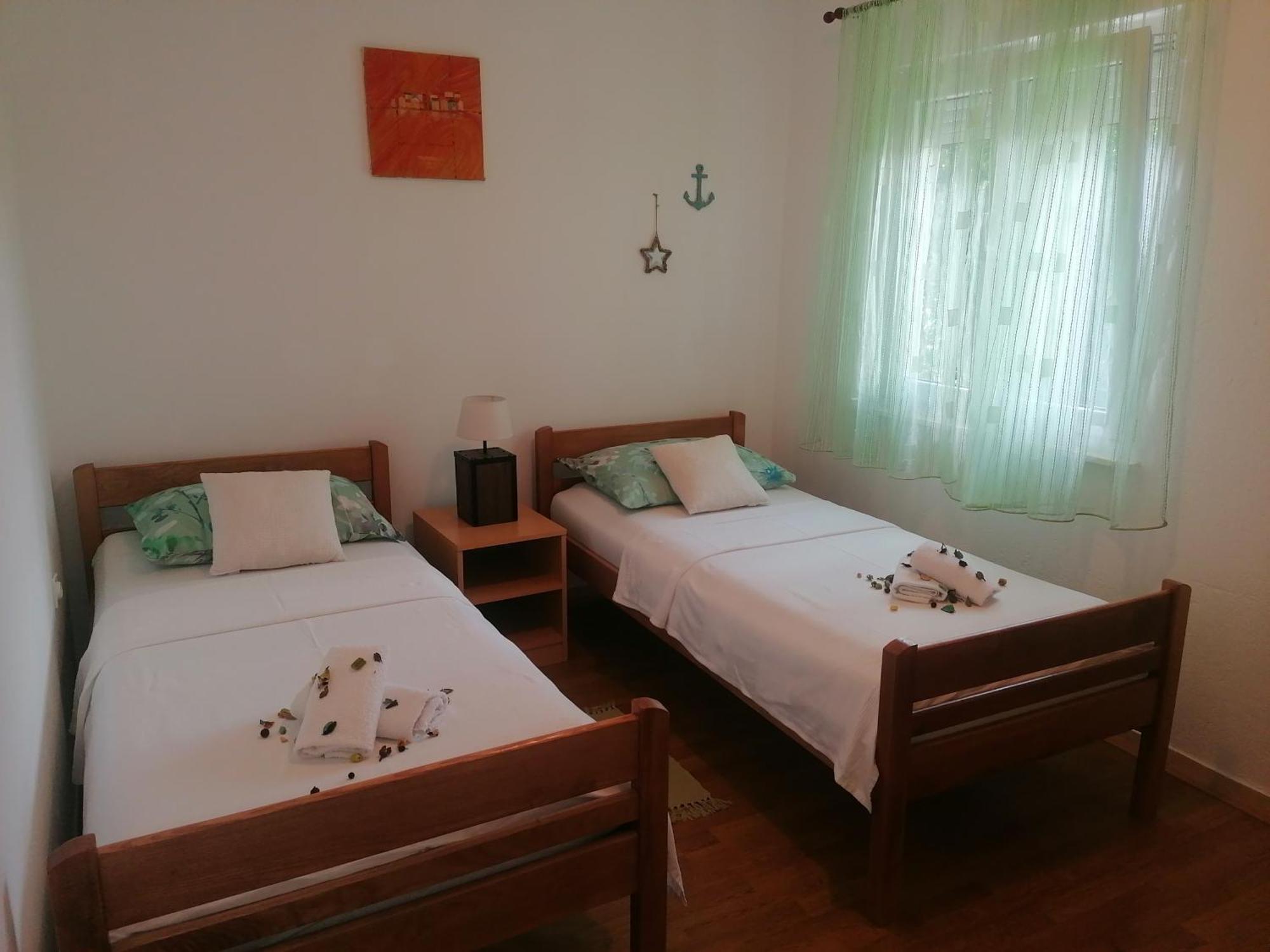 Apartman Volarevic Donji Karin Luaran gambar